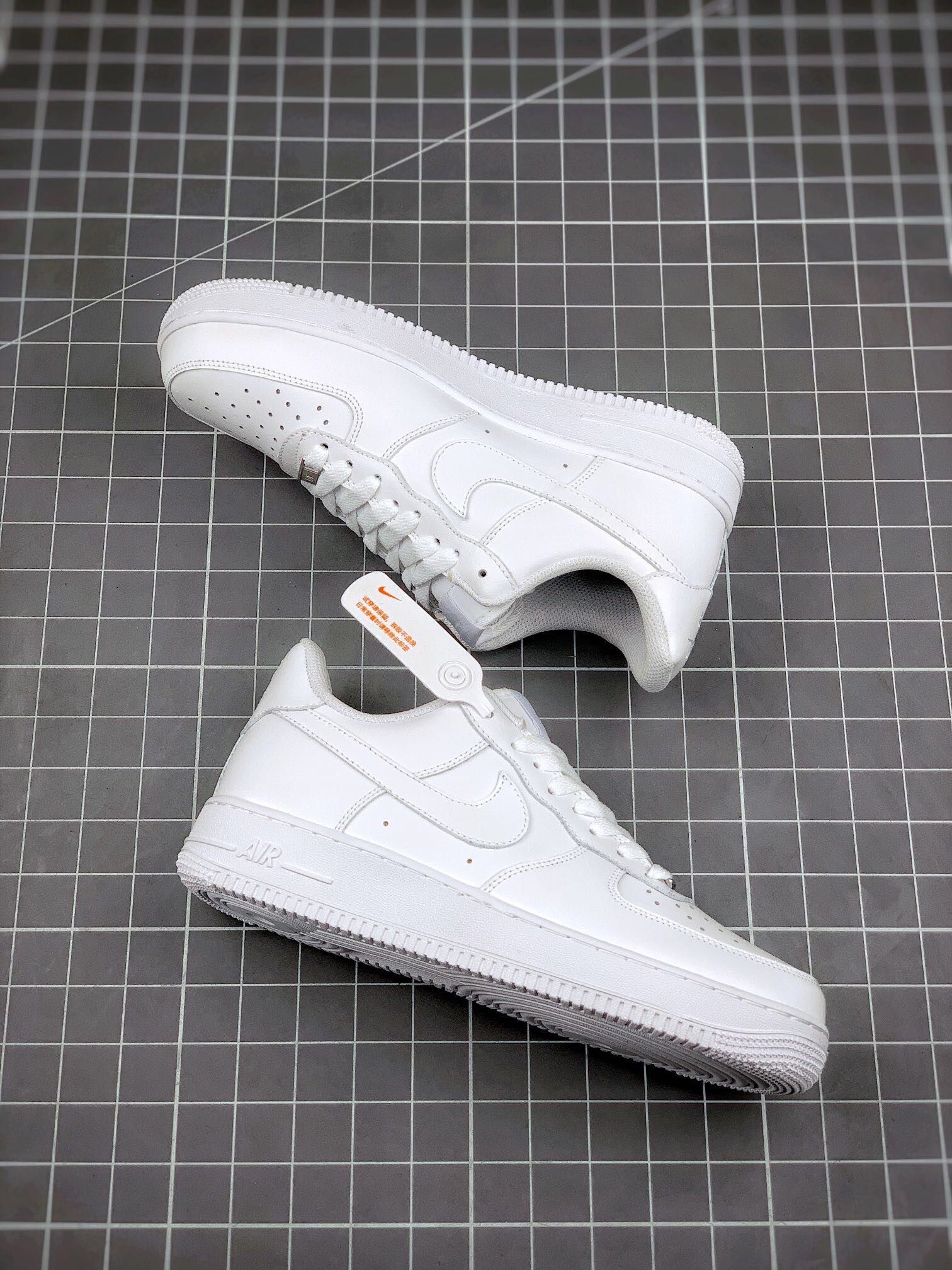 Lv Sneakers-14