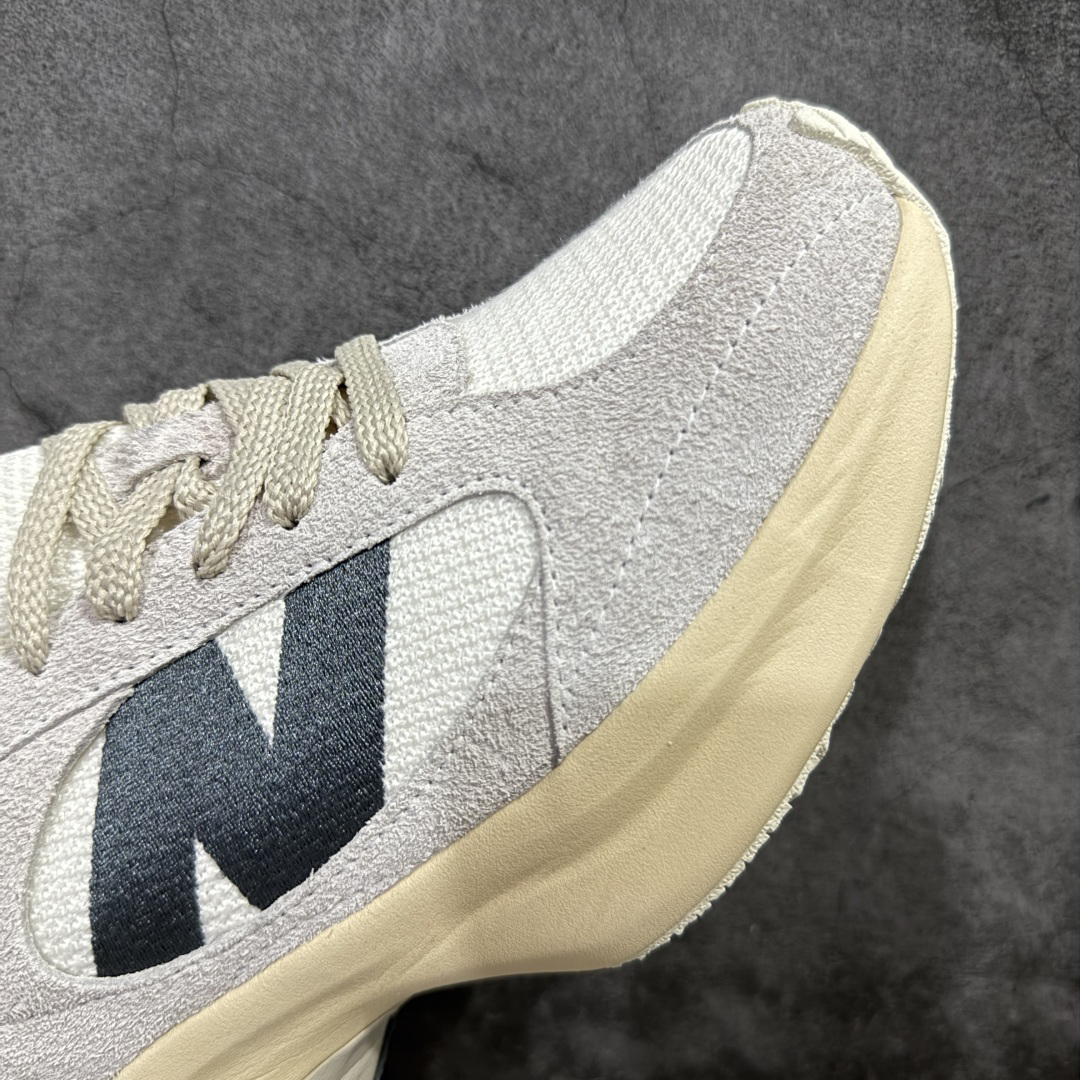 New Balance Sneakers-246