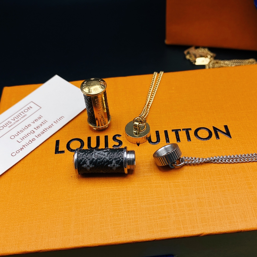 LV necklace-35