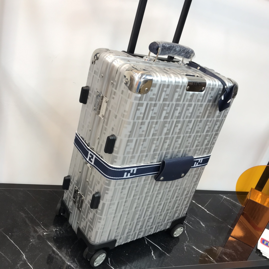 Fendi luggage-18