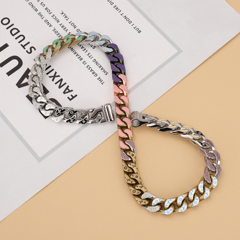 LV necklace-4