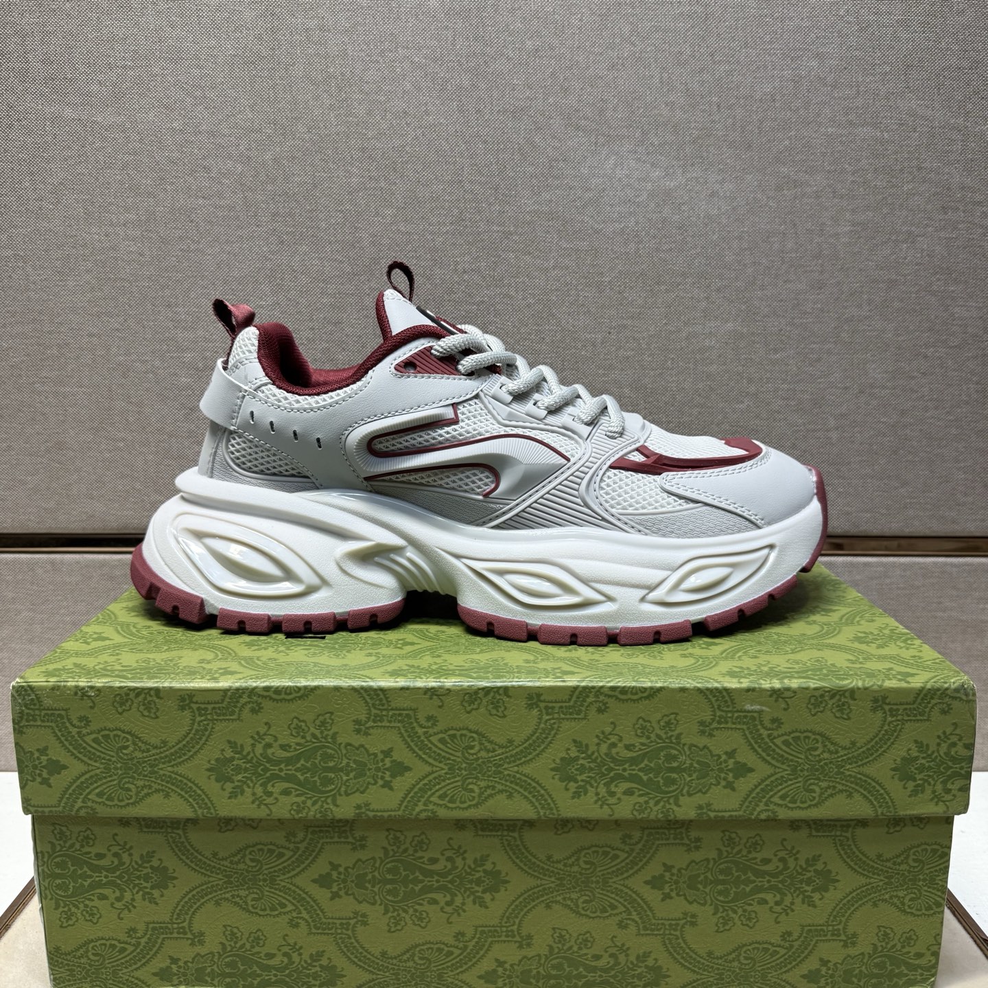 Gucci Sneakers-143