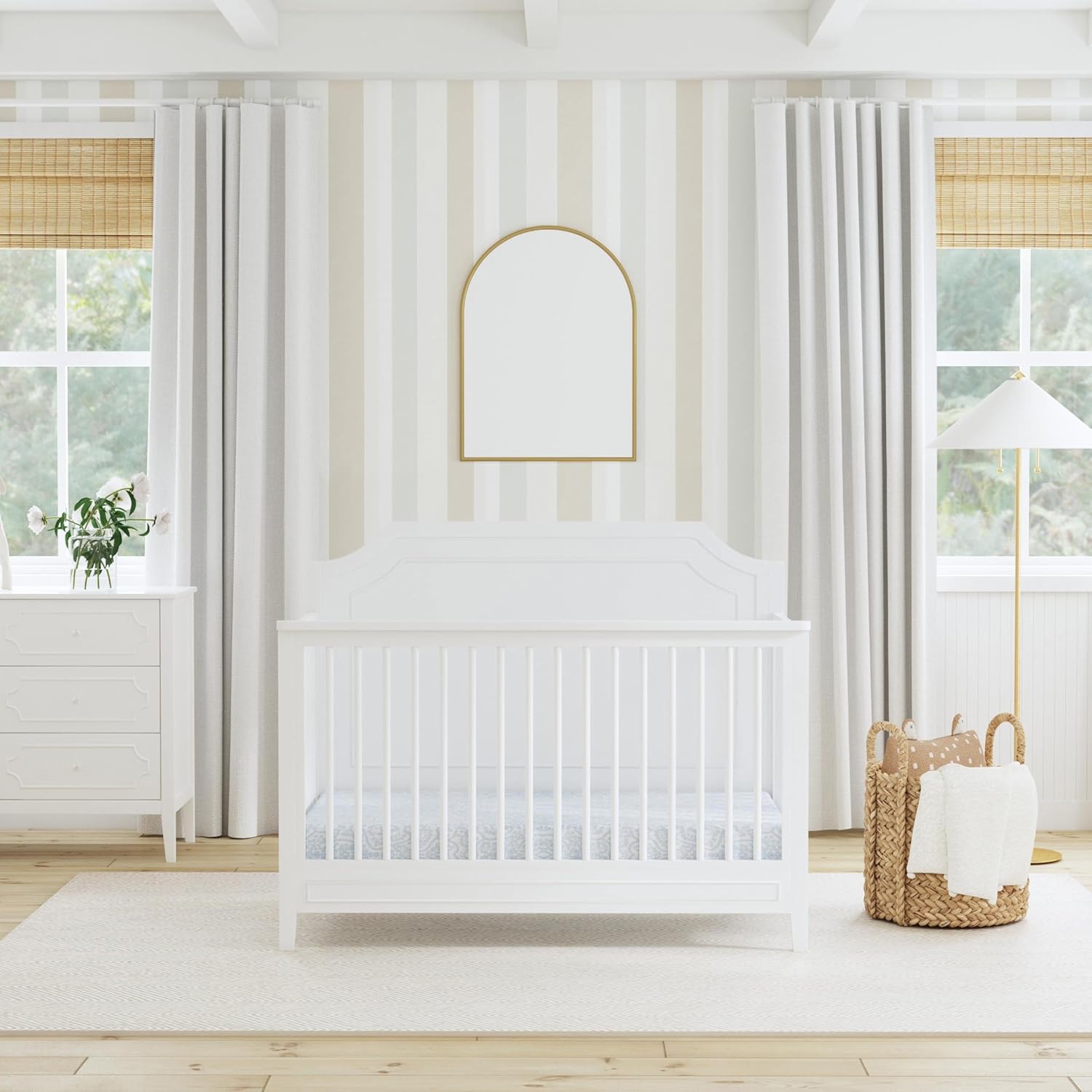 Davinci Chloe Regency 4-in-1 Convertible Crib in White, Greenguard Gold Certified