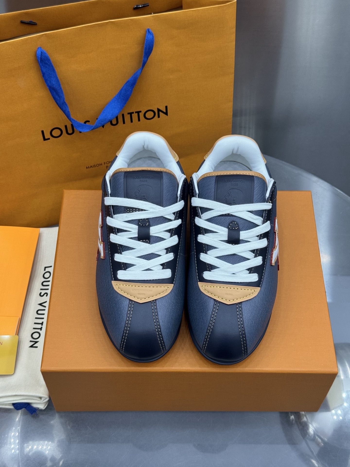 Lv Sneakers-222