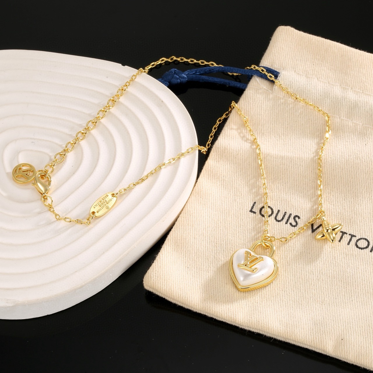 LV necklace-24