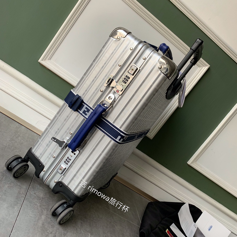 Fendi luggage-10