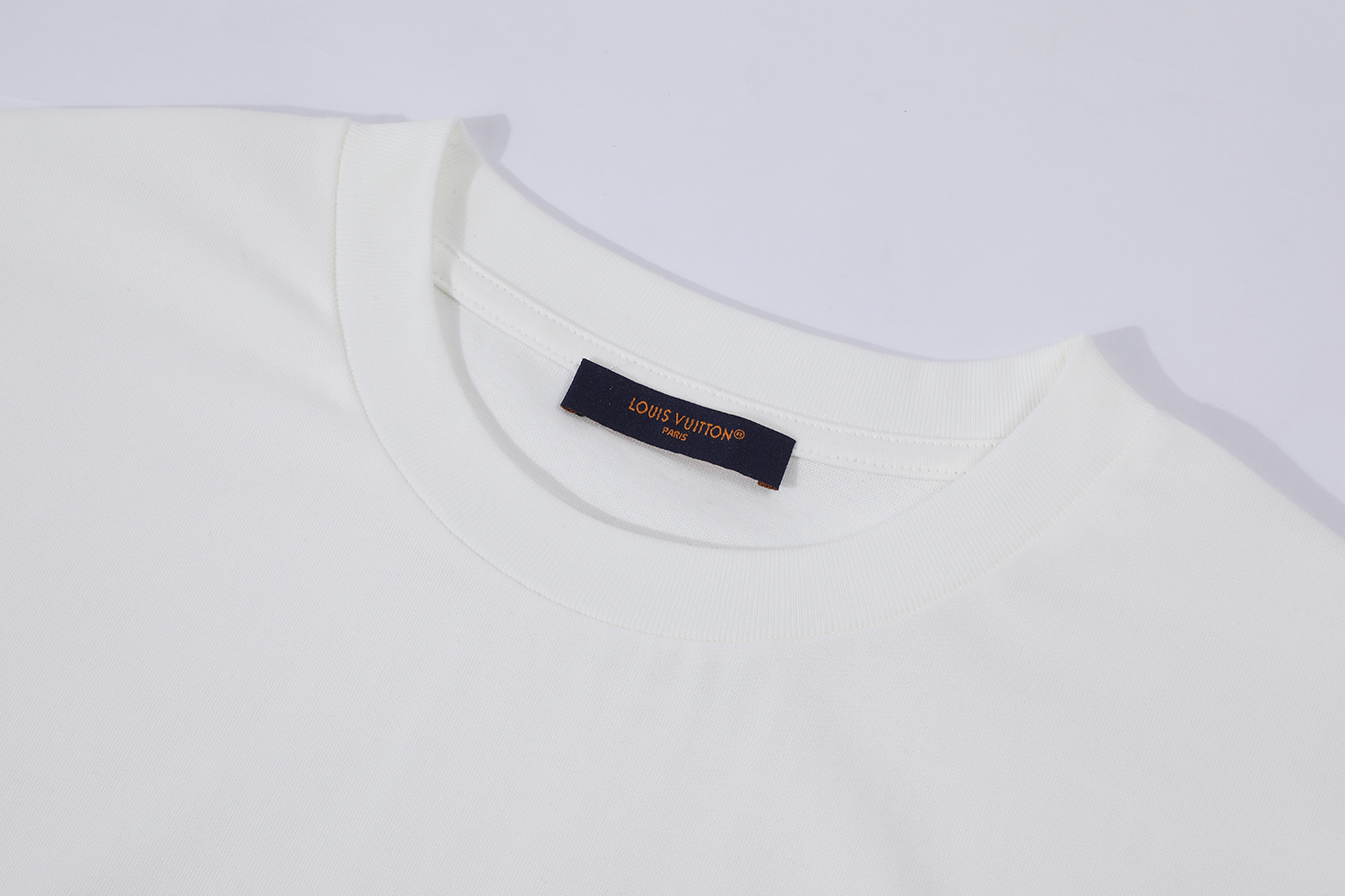 LV clothing-211