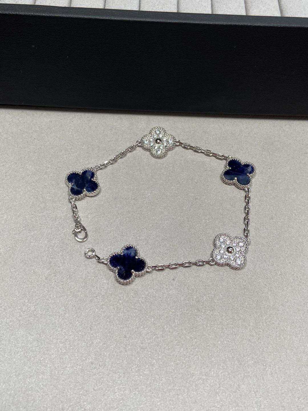 Van Cleef & Arpels Bracelet-93