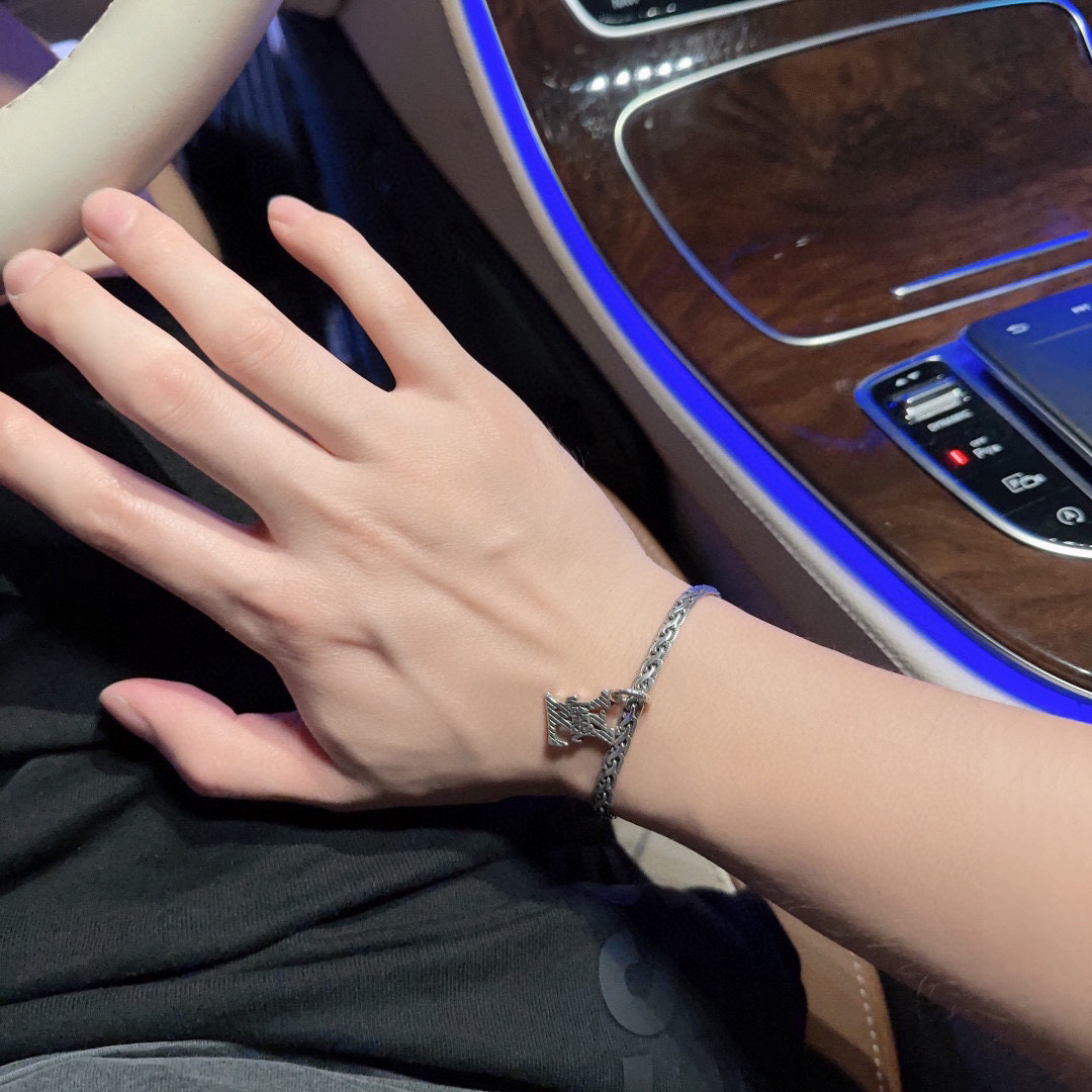 LV Bracelet-30