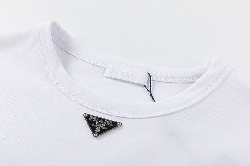 Prada clothing-37
