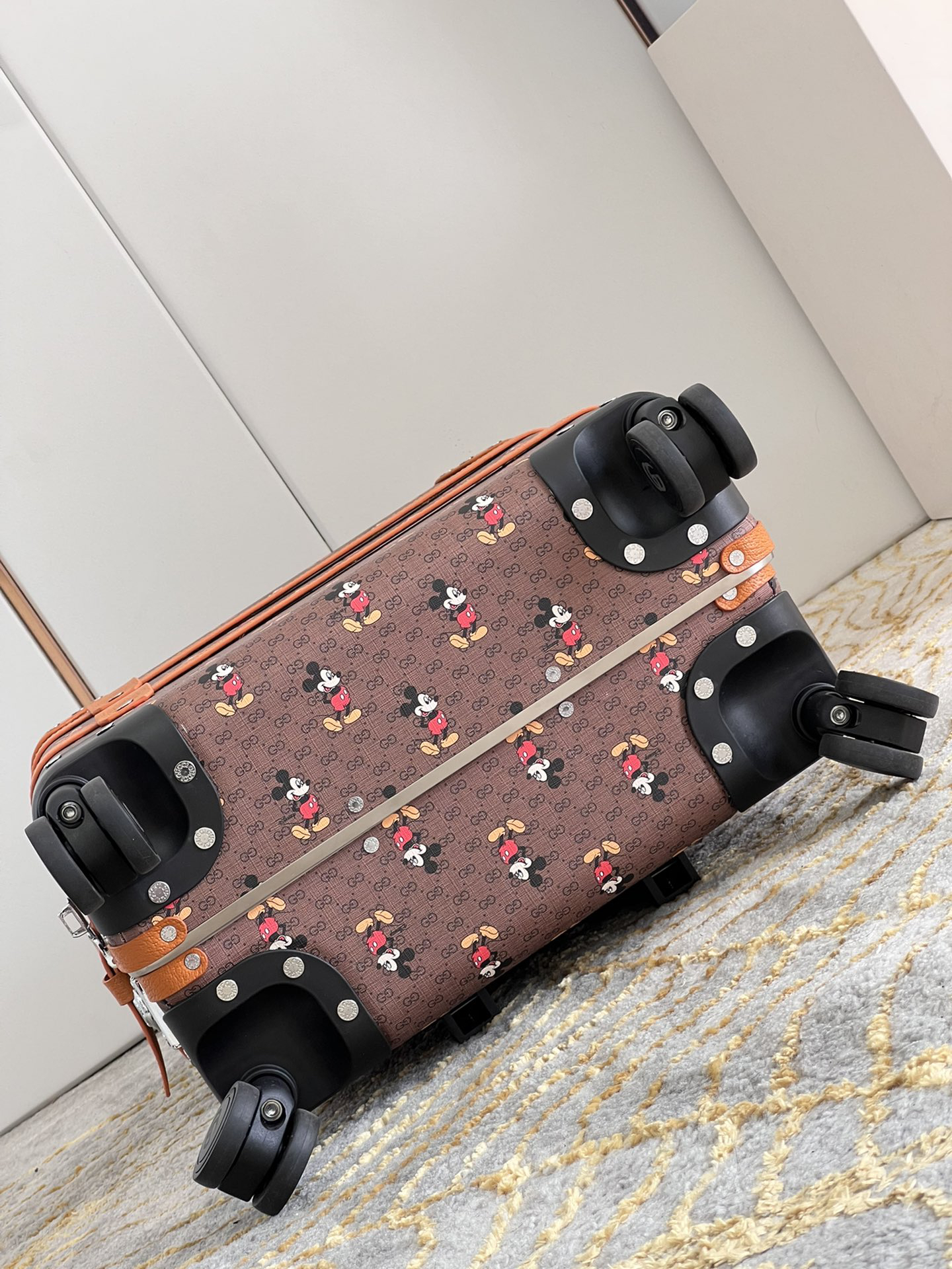 Gucci luggage-2