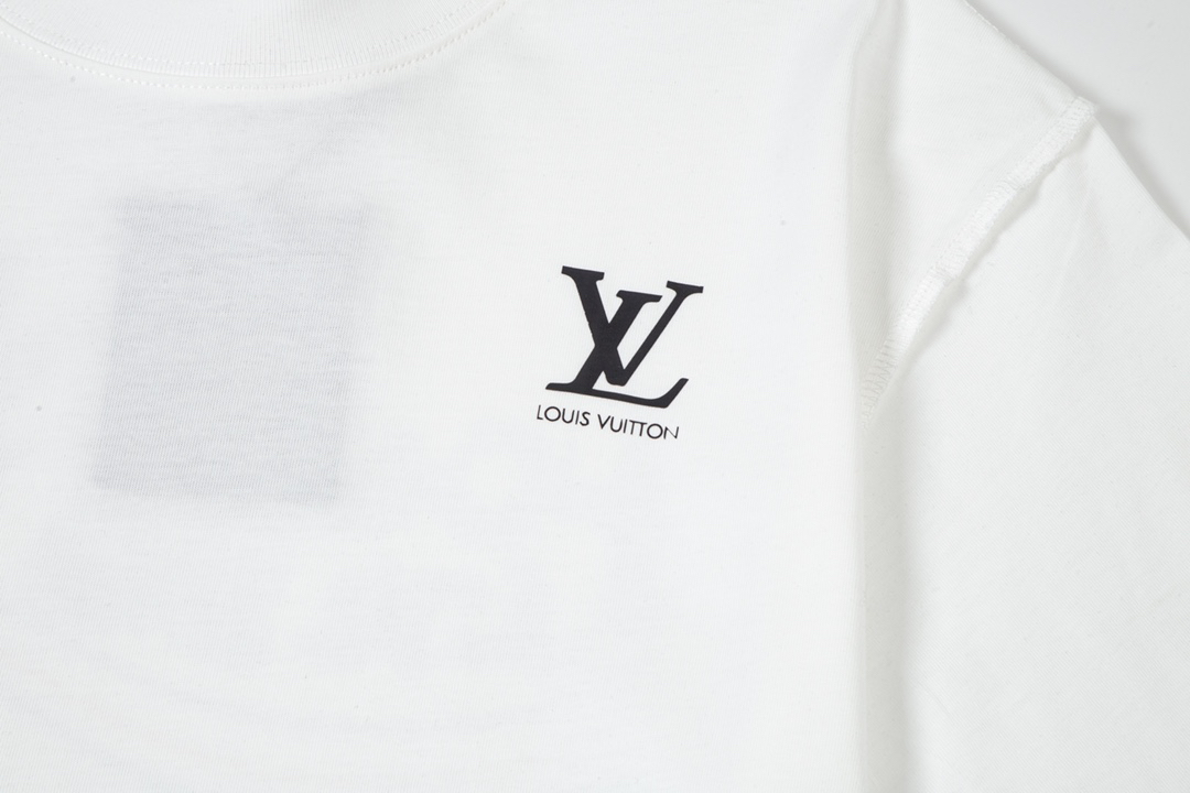 LV clothing-141