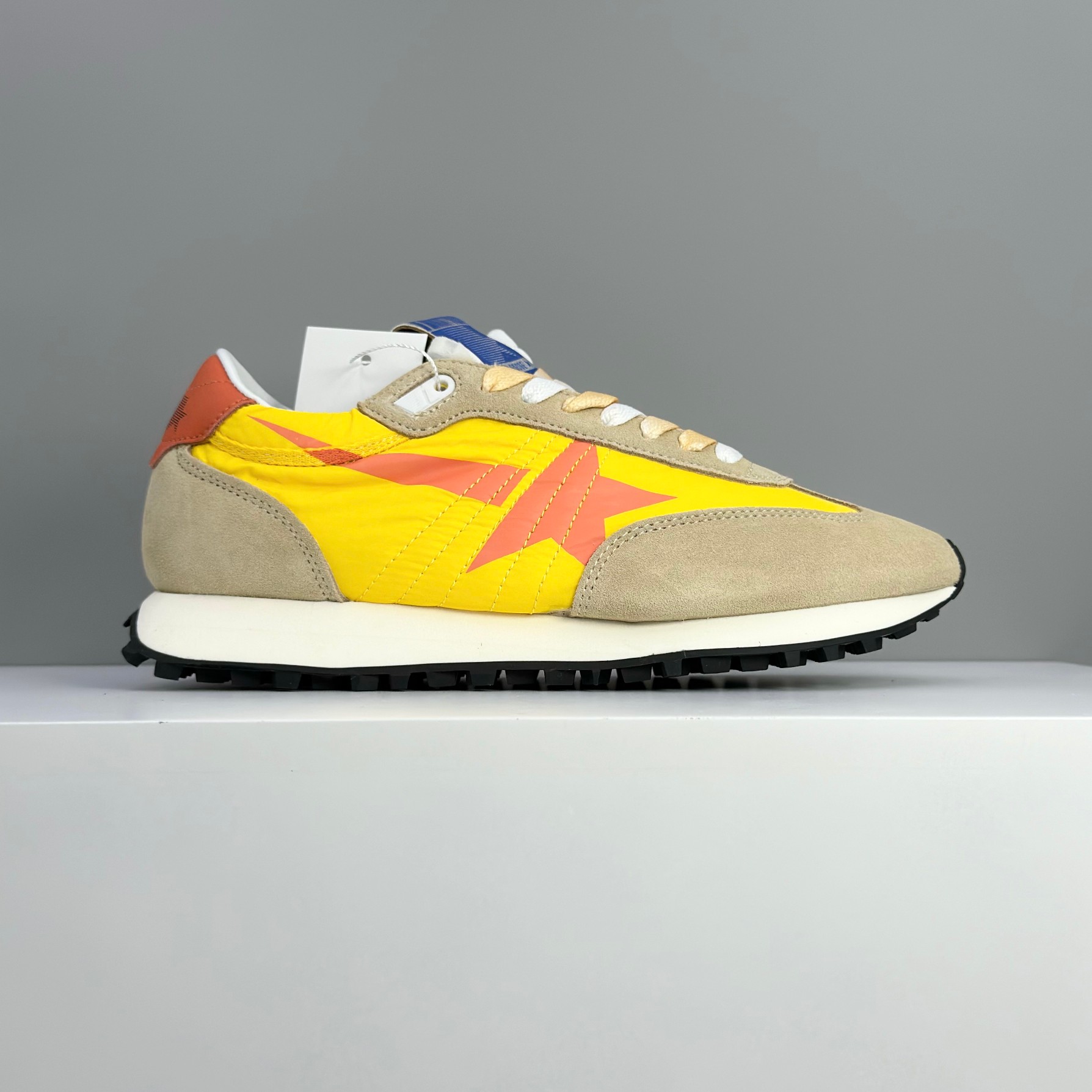 Golden Goose Sneakers-104