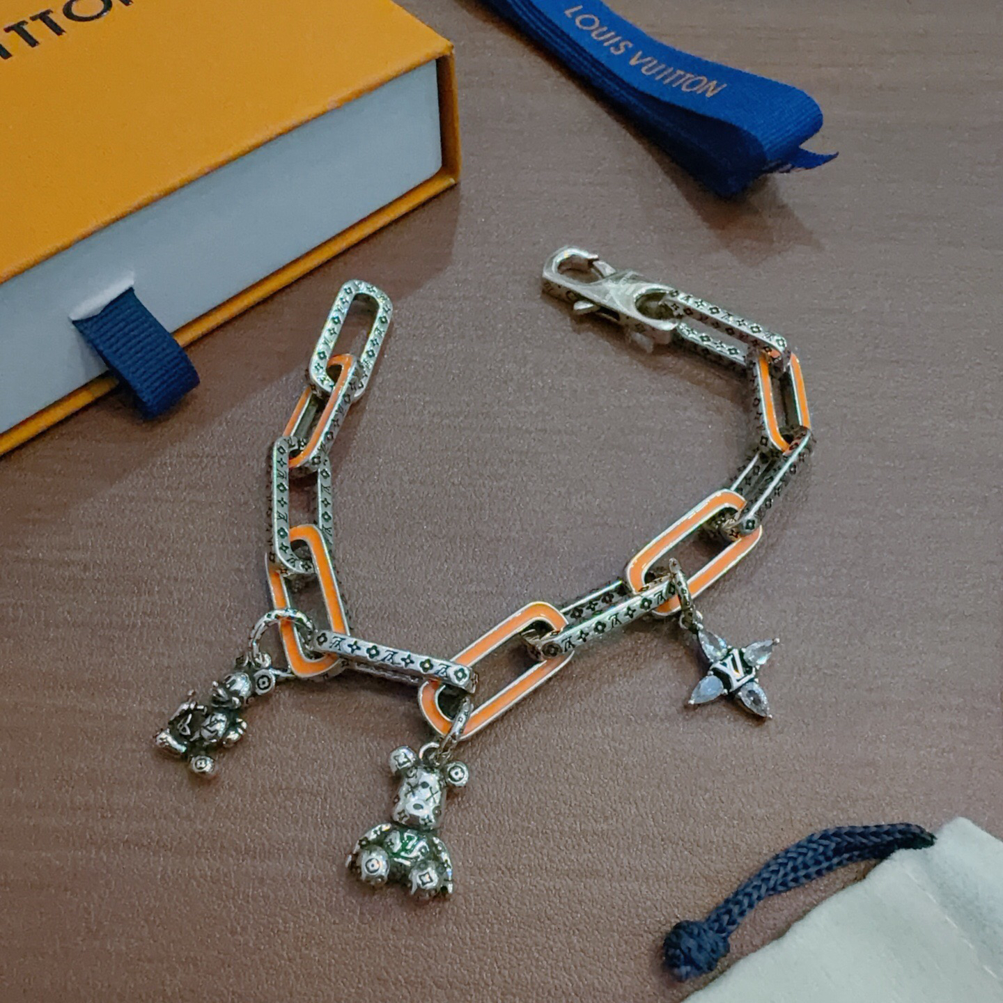 LV Bracelet-16
