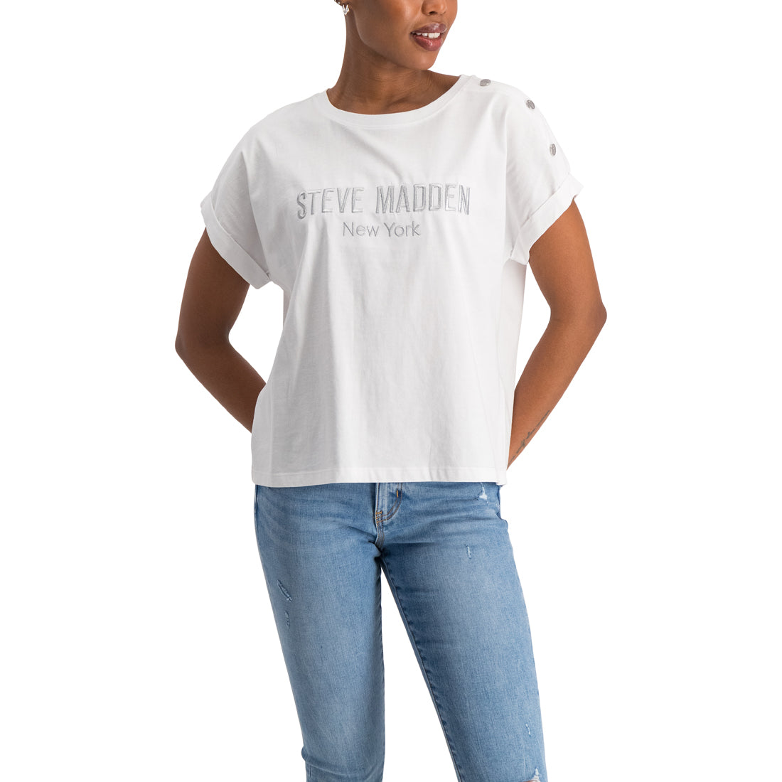 BLAIRE WHITE SM LOGO TEE WITH POPPERS