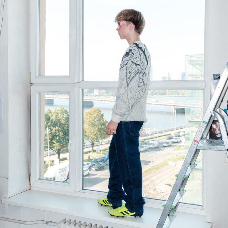 90s Vintage abstract print ombre jumper in white & grey