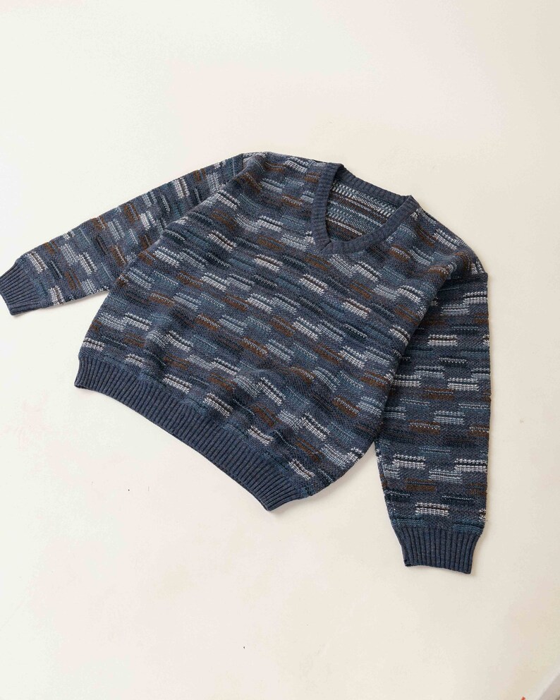 Vintage 80s Casual V Neck Striped Knit Wool Jumper Men M