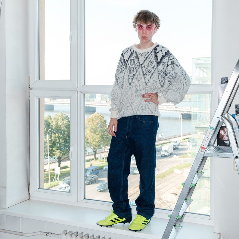 90s Vintage abstract print ombre jumper in white & grey