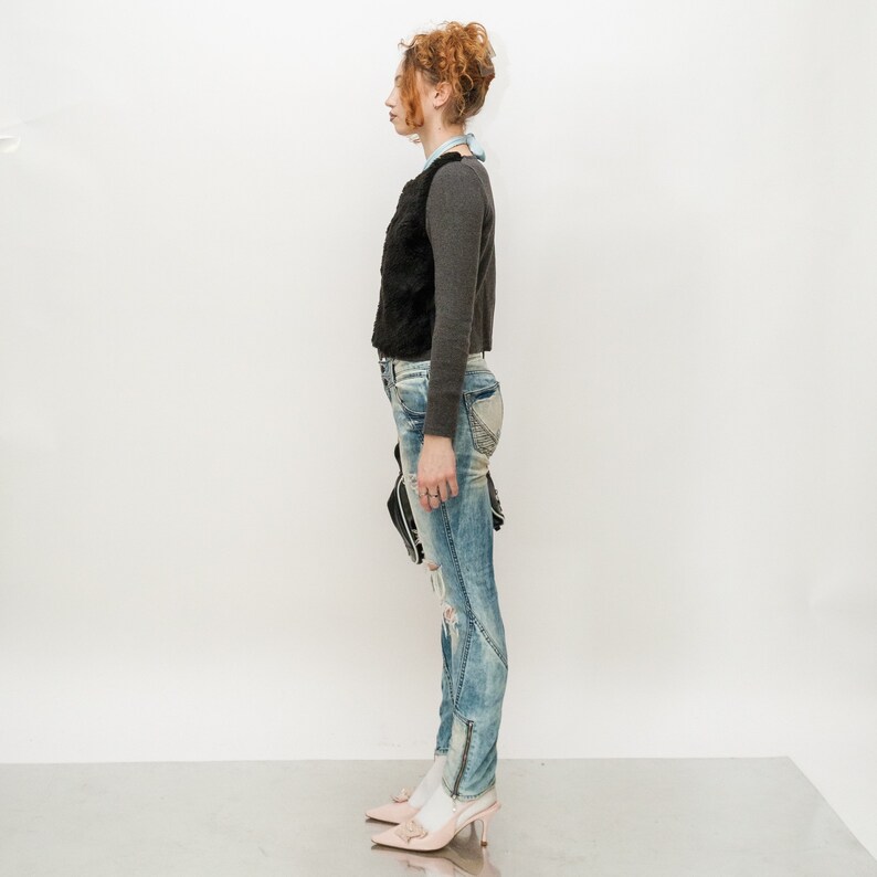 Vintage Y2K faux fur front zip-up jumper in grey & black