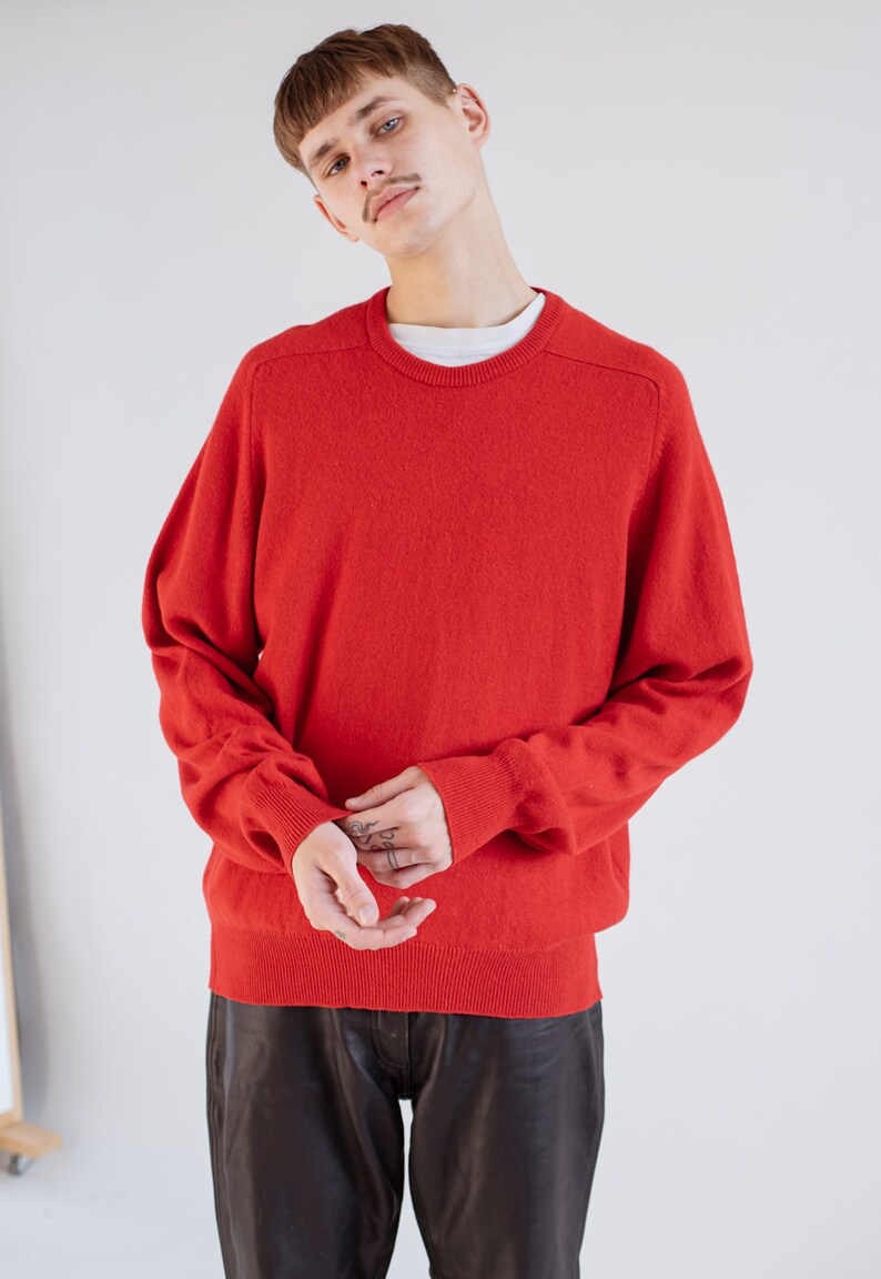 Vintage Round Neck Lambswool Unisex Sweater in Red Knit L