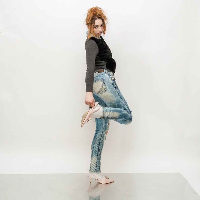 Vintage Y2K faux fur front zip-up jumper in grey & black