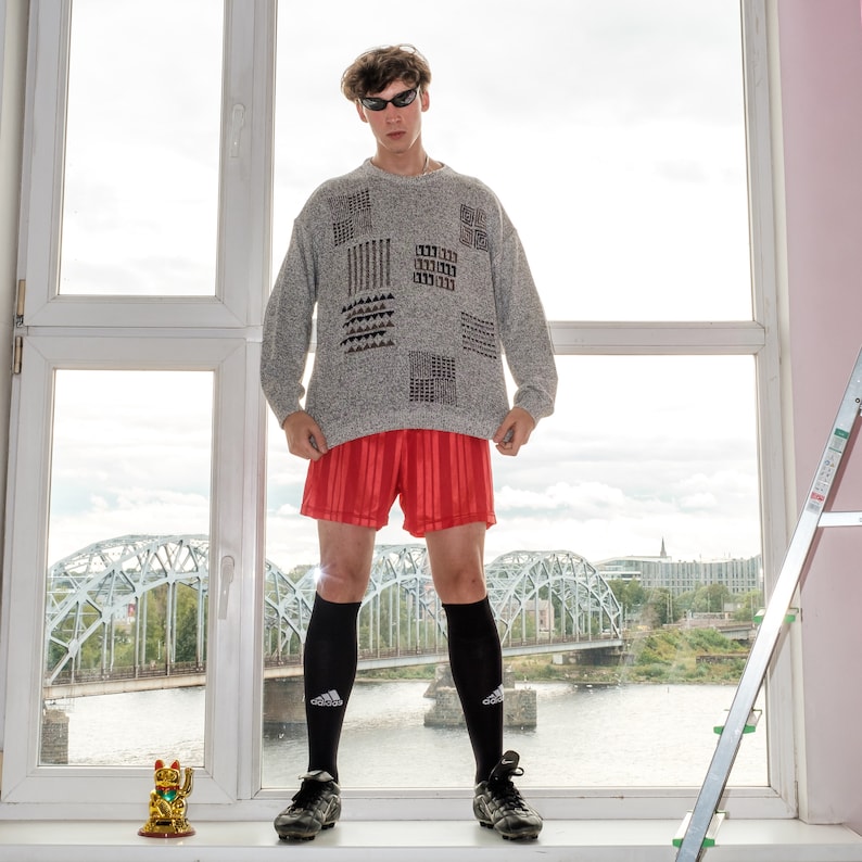 90s Vintage geometric print jumper in coin grey