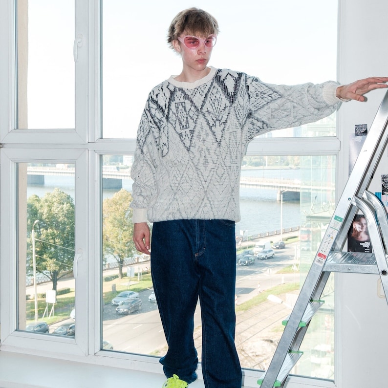 90s Vintage abstract print ombre jumper in white & grey