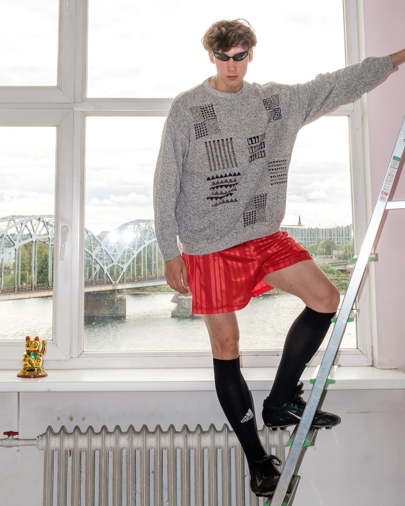 90s Vintage geometric print jumper in coin grey