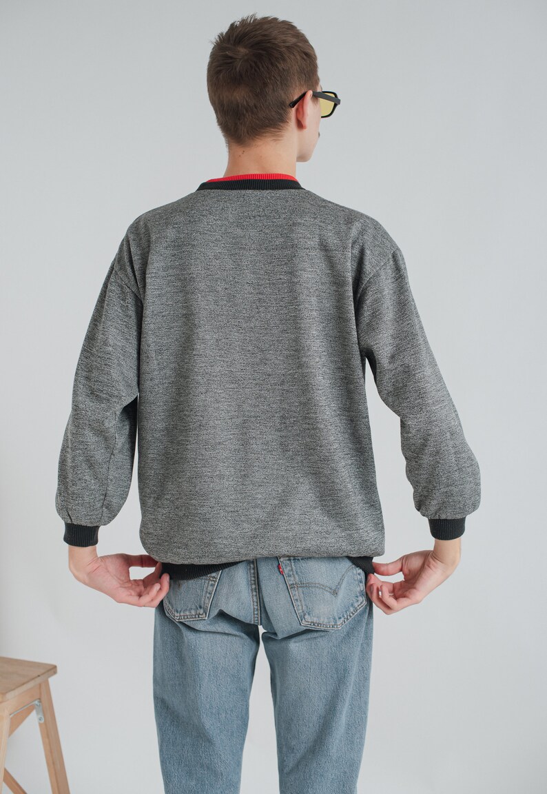 Vintage 90s Boxy Fit Embroidered Jumper in Grey Unisex S