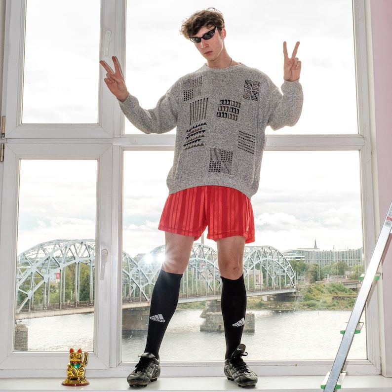 90s Vintage geometric print jumper in coin grey