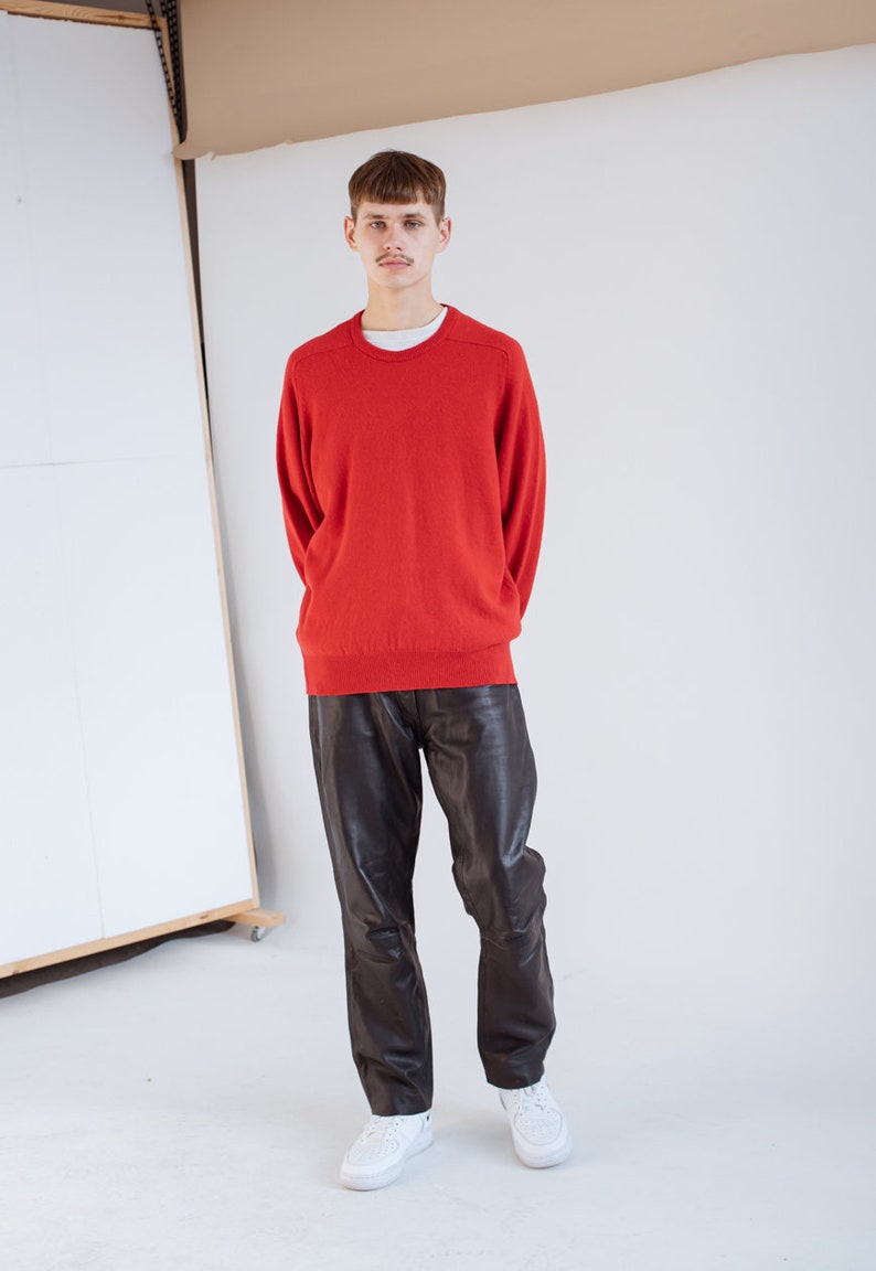 Vintage Round Neck Lambswool Unisex Sweater in Red Knit L