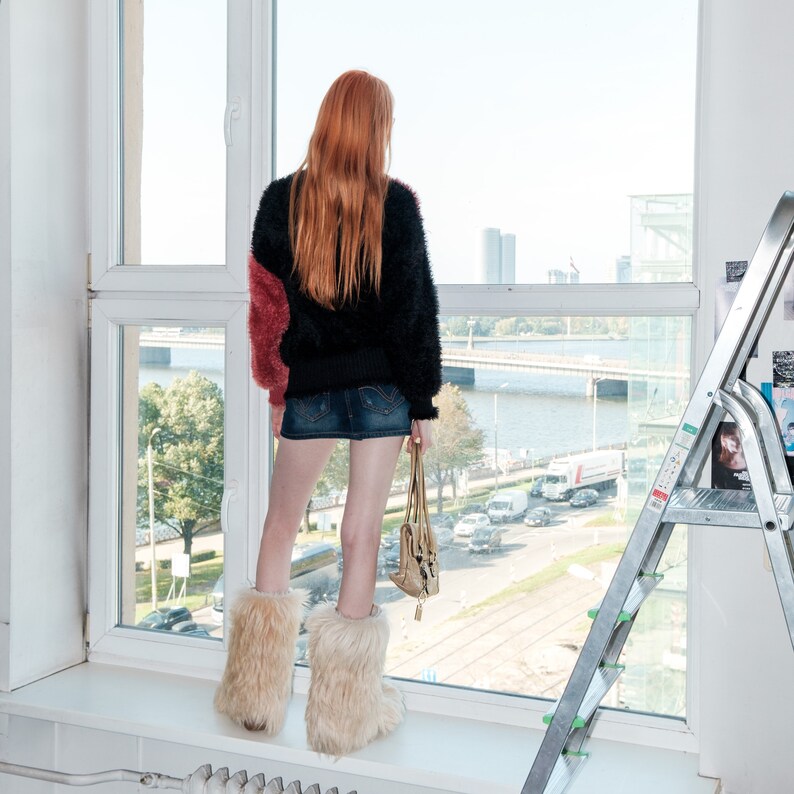 90s Vintage adorable fluffy jumper in black & dark pink