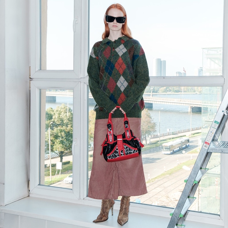 90s Vintage cozy argyle knit jumper in green & muted tones