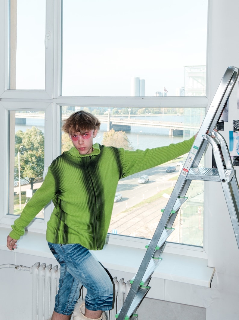 Y2K Vintage unique ribbed spray paint jumper in green&black