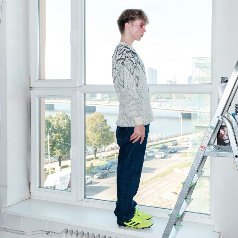 90s Vintage abstract print ombre jumper in white & grey