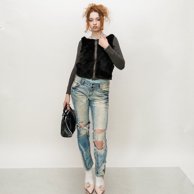 Vintage Y2K faux fur front zip-up jumper in grey & black