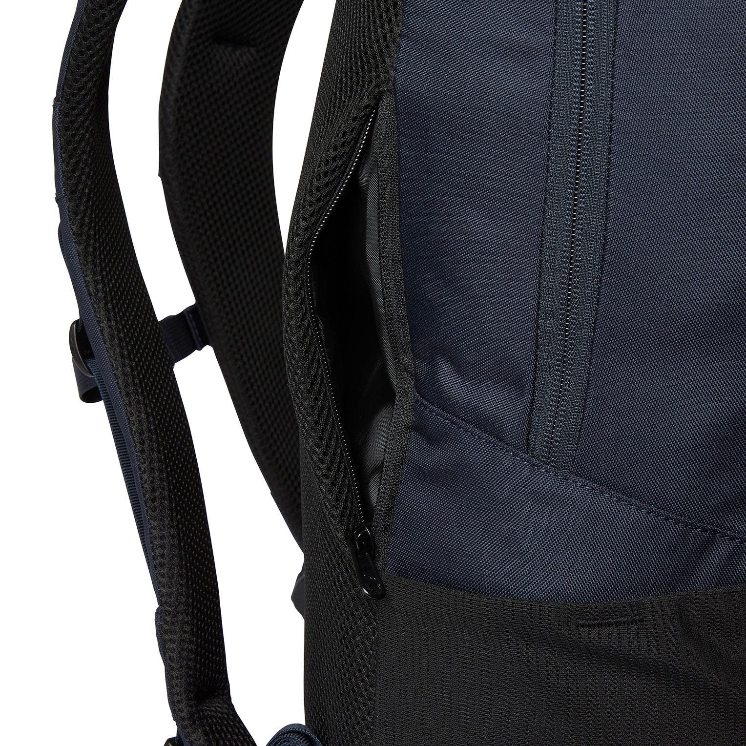 AMERICAN MAGIC D-COMMUTER BACKPACK
