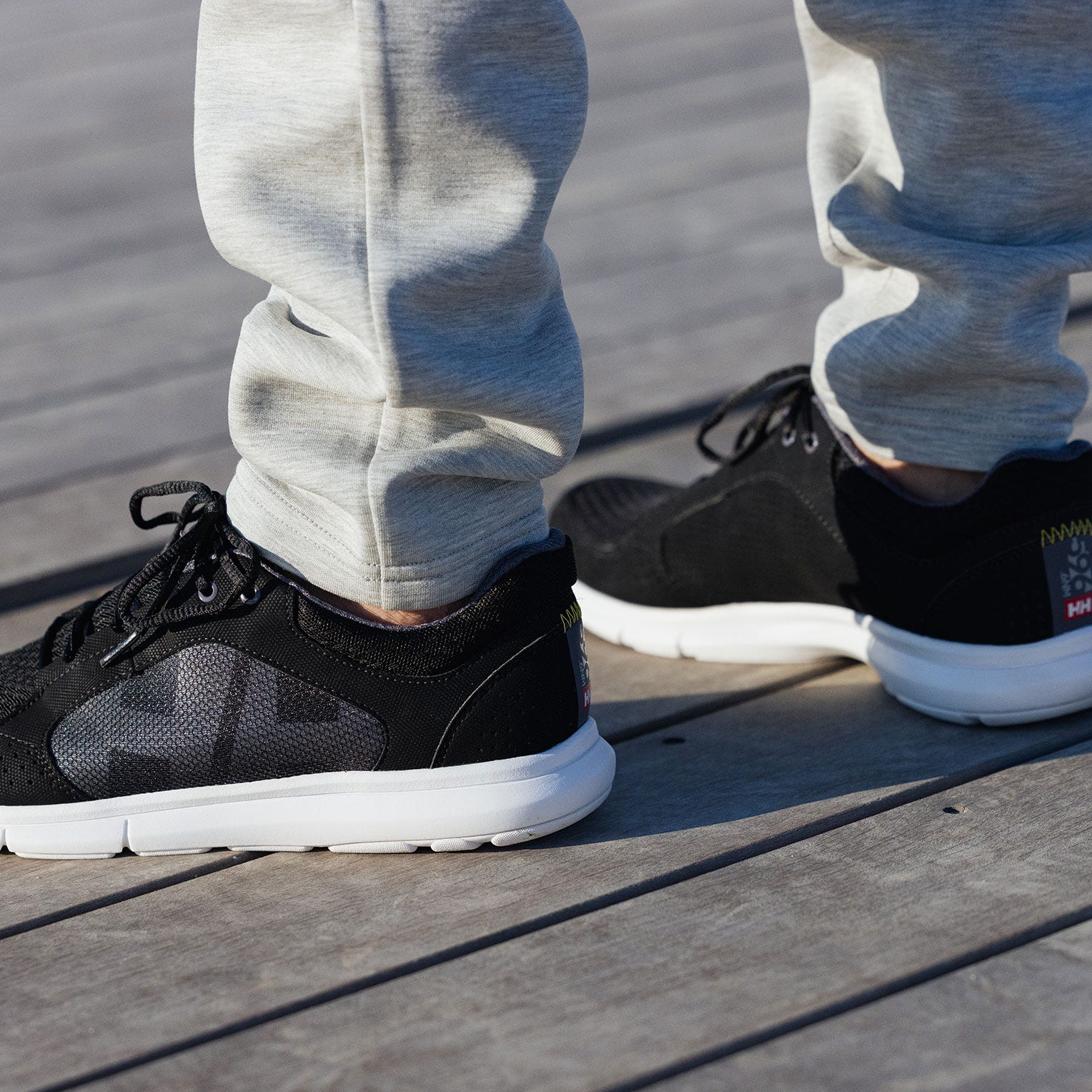 MEN'S AHIGA V4 HP SNEAKERS