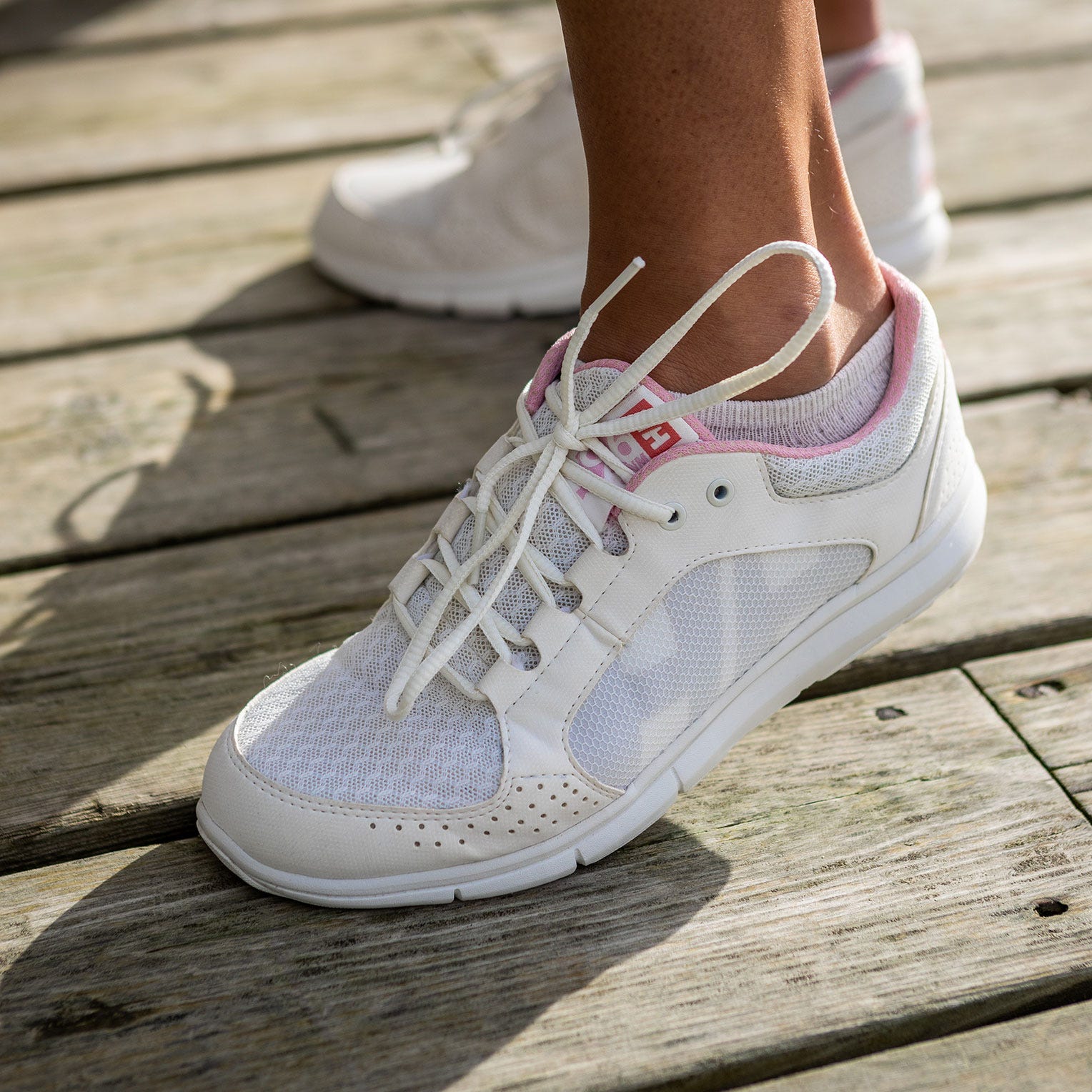 WOMEN'S AHIGA V4 HYDROPOWER AQUA-TRAINERS