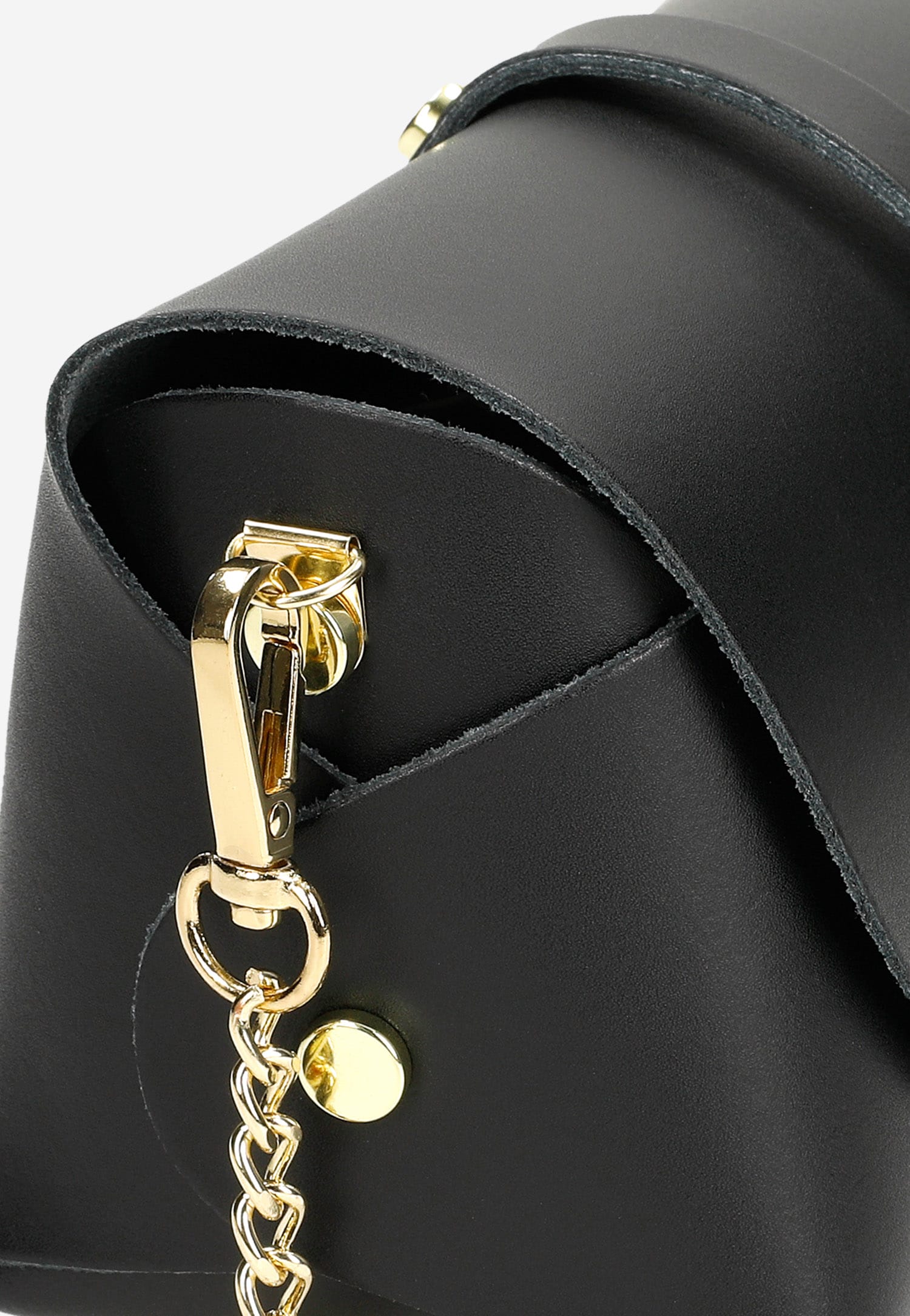 Mała czerwona torebka damska na łańcuszku