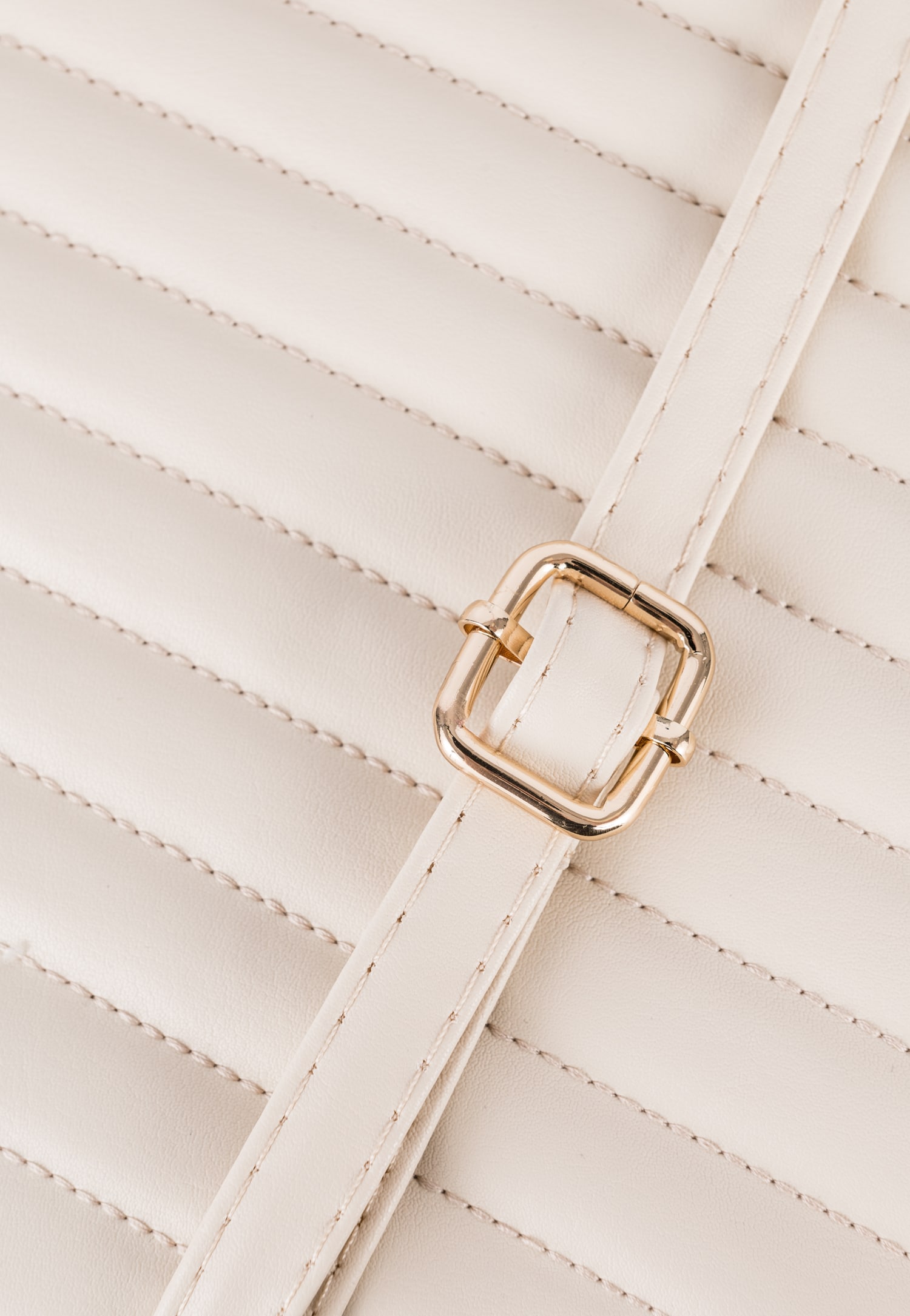 WJS beżowe pikowane etui