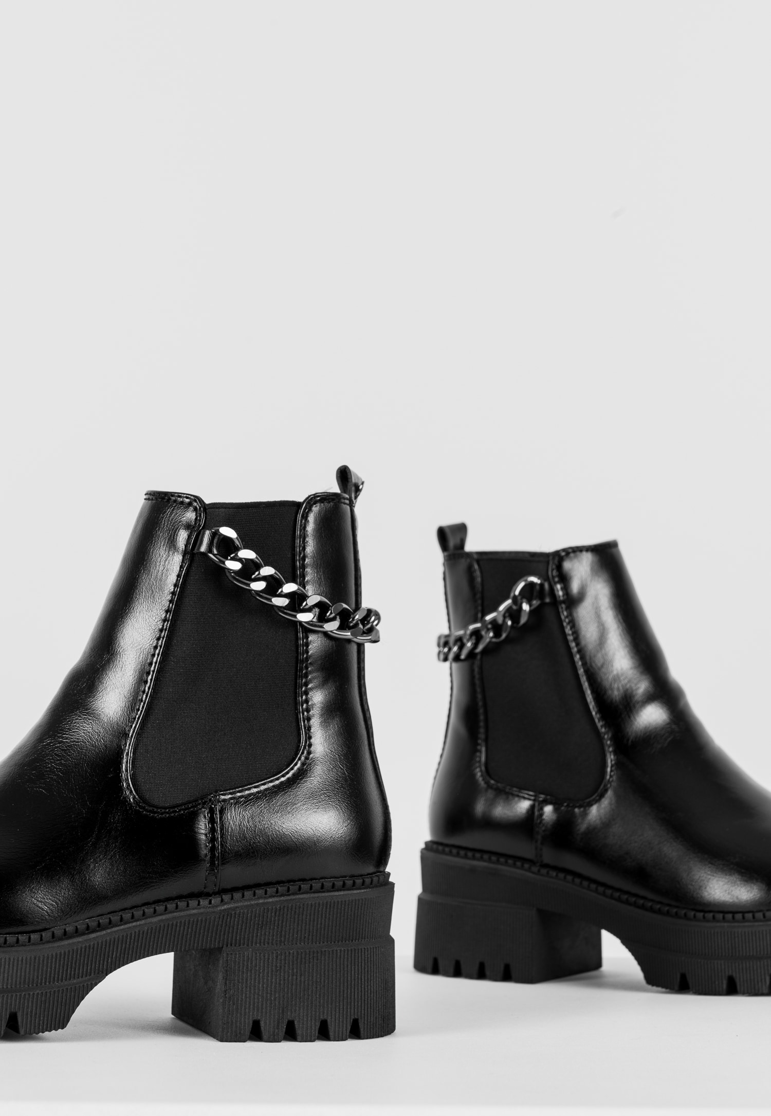 WJS czarne lakierowane botki damskie