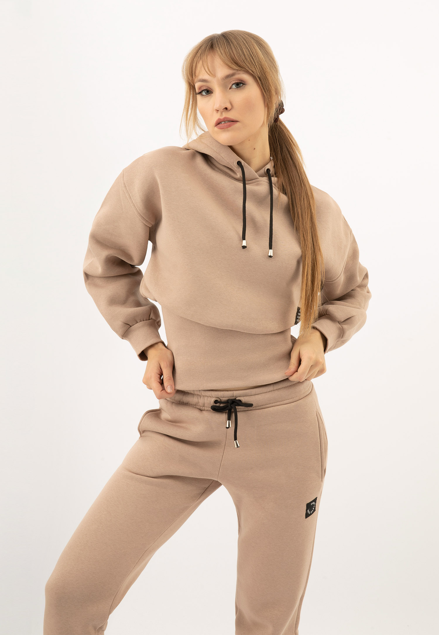 RELAKS biała bluza damska z wysokim ściągaczem