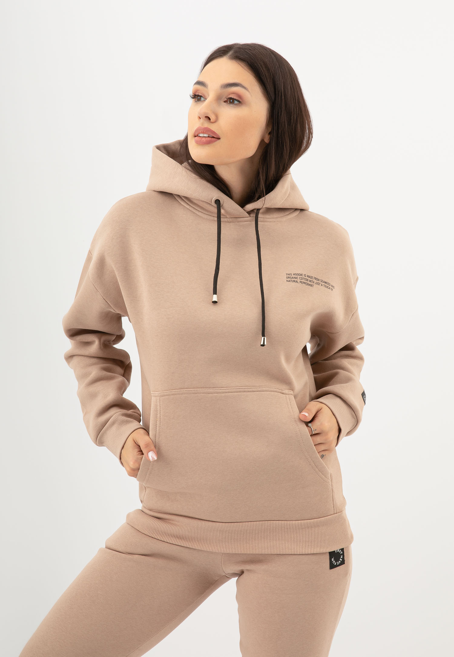 RELAKS beżowa bluza damska z ozdobnym napisem