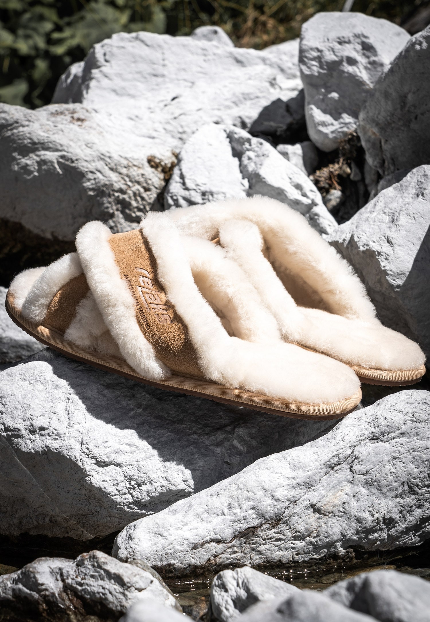 RELAKS beżowe pantofle damskie puchate