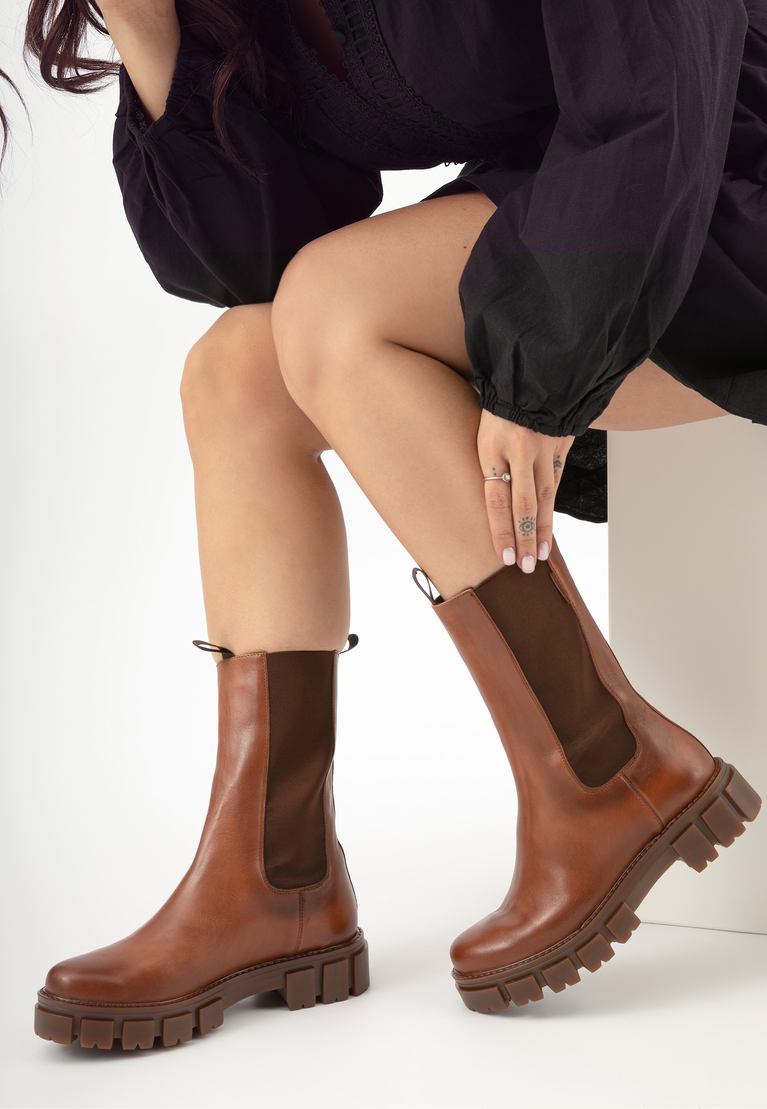 Beżowe sztyblety damskie z wysoką cholewką