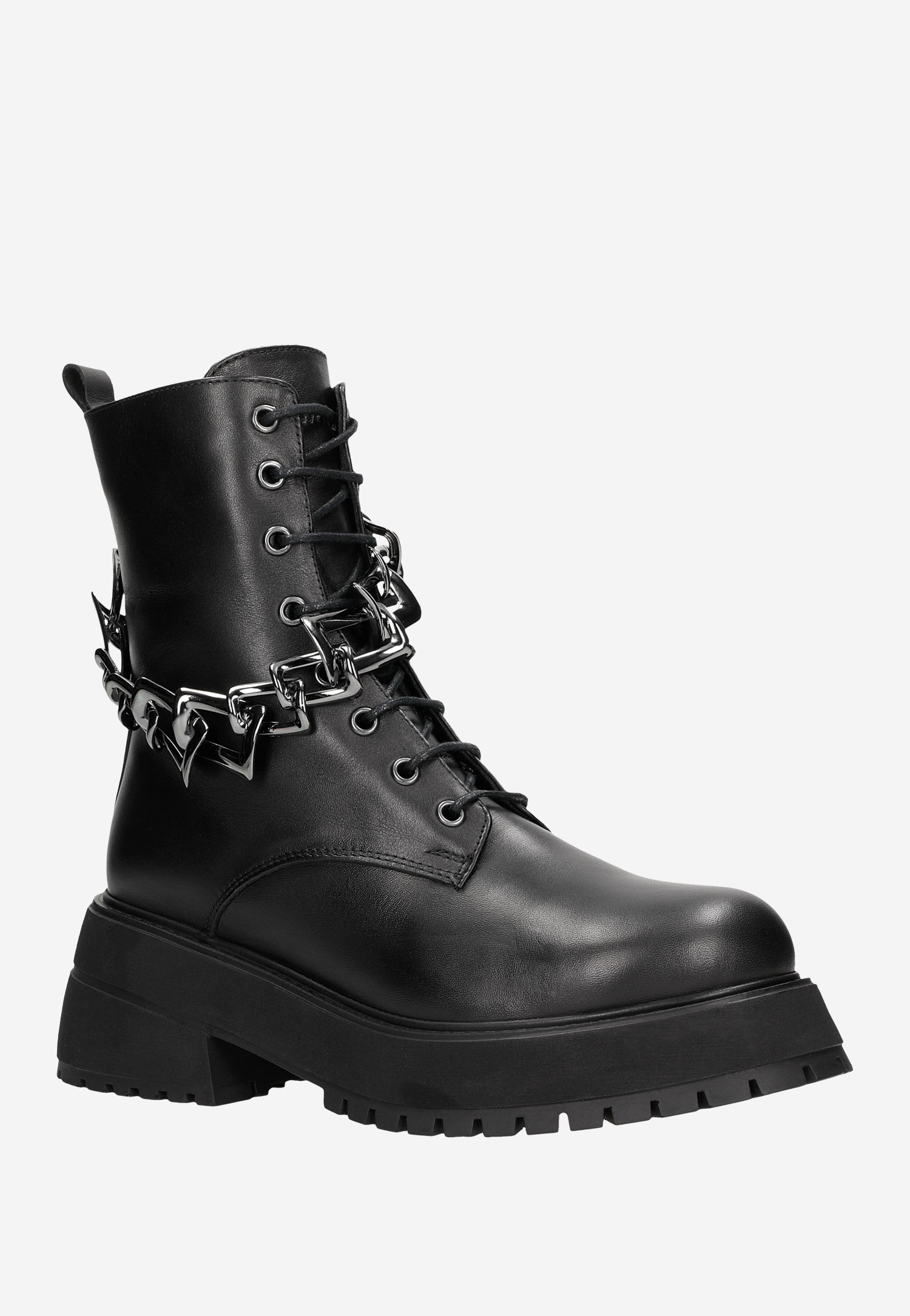 Czarne skórzane trzewiki damskie ze srebrnym łańcuchem