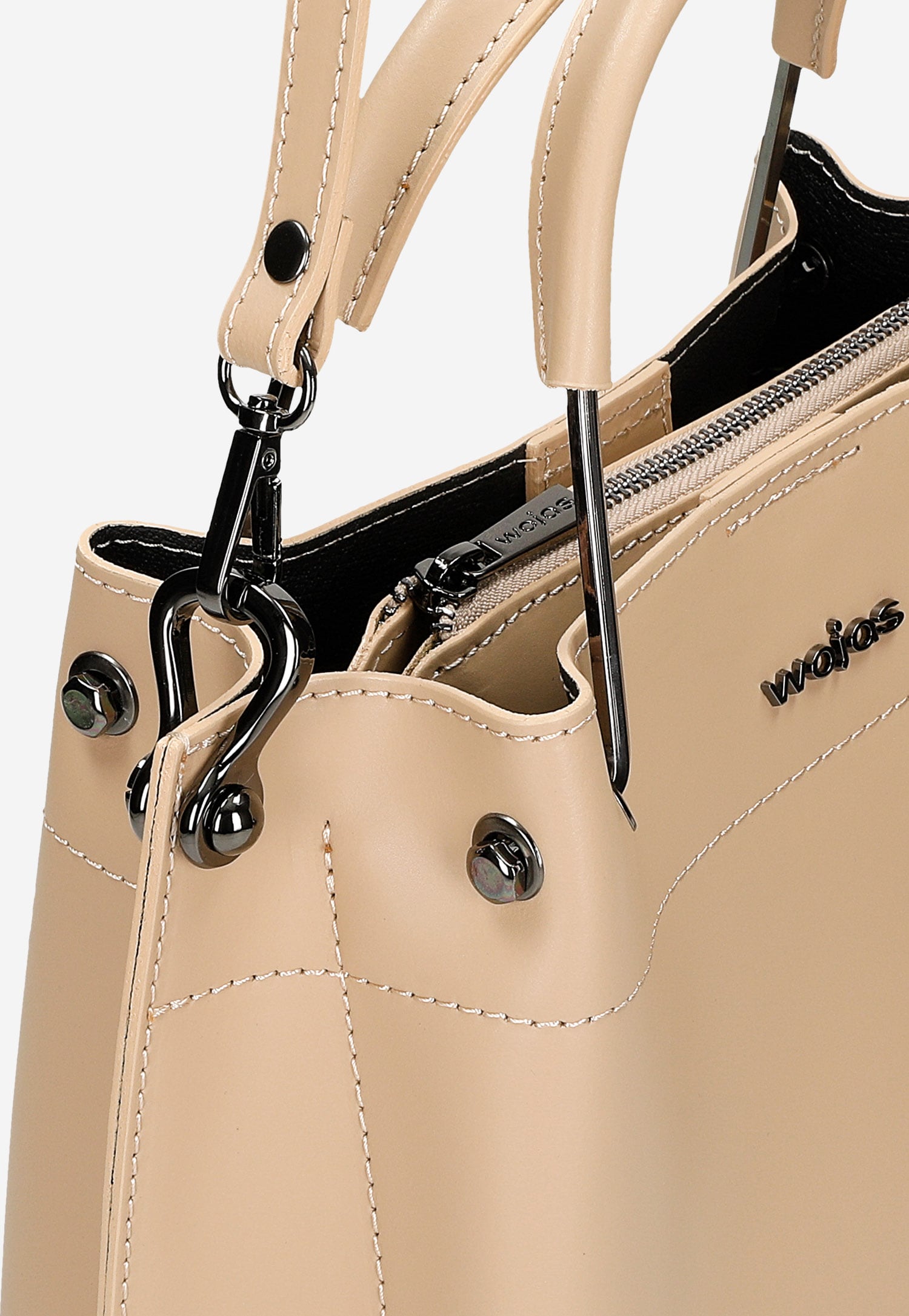 Czarna skórzana torebka damska typu kuferek