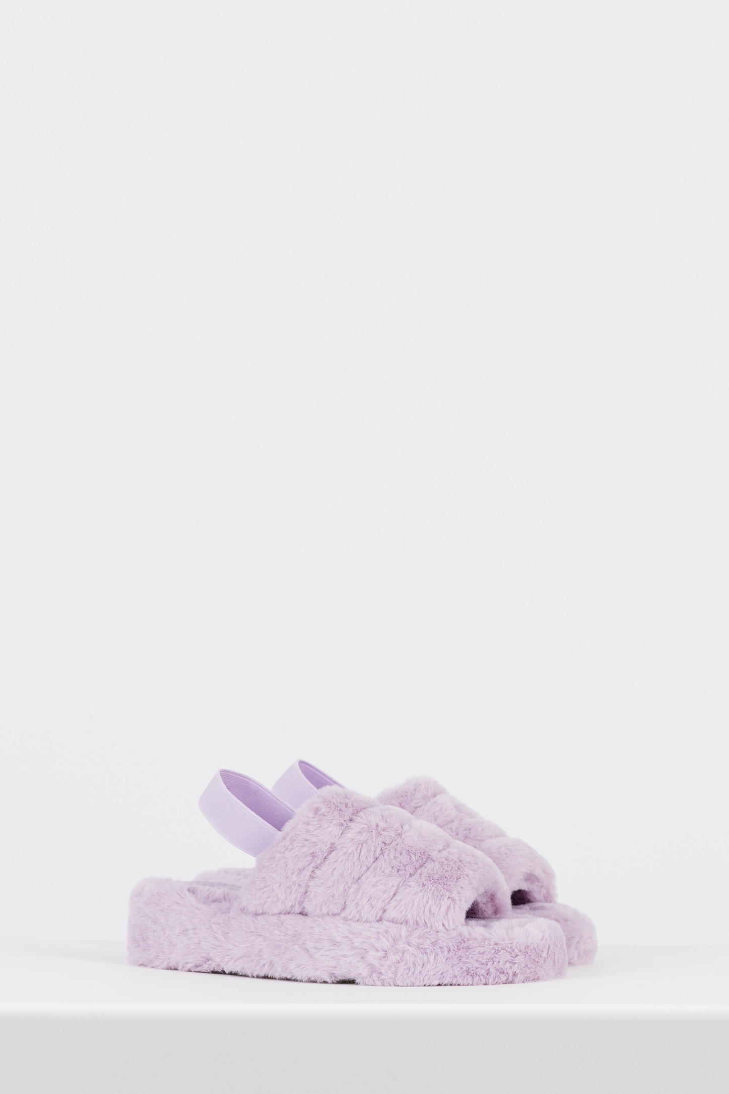 WJS niebieskie kapcie ze sztucznego futra z gumką