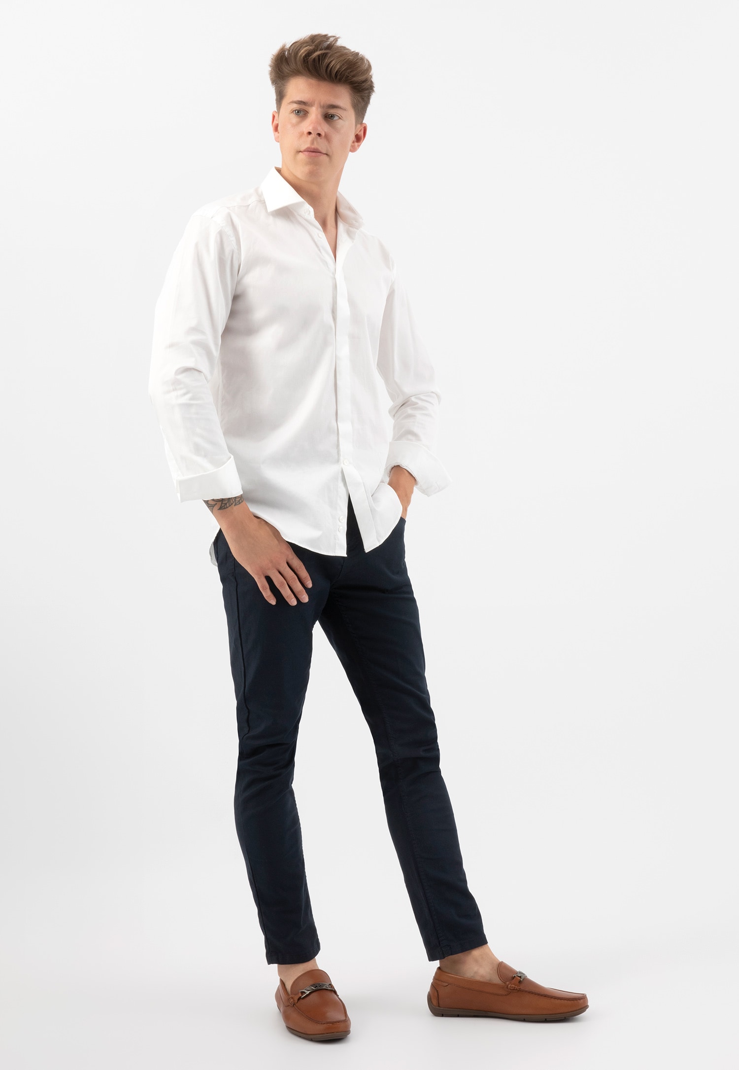 Mokasyny męskie z naturalnej skóry licowej z metalową ozdobą